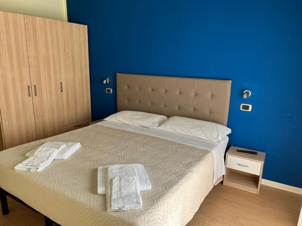 Hotel Gabbiano Sul Mare Nuova Gestione Белларія-Іджеа-Марина Екстер'єр фото
