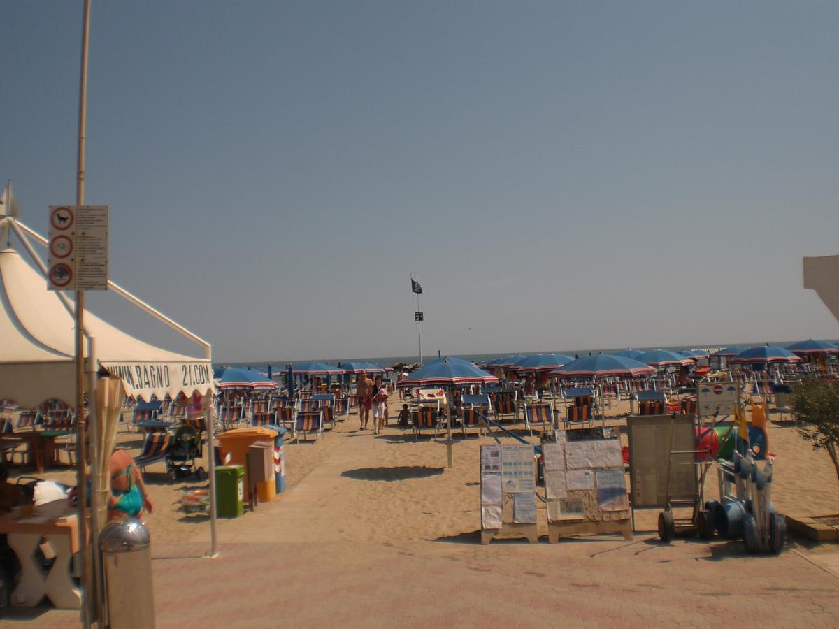 Hotel Gabbiano Sul Mare Nuova Gestione Белларія-Іджеа-Марина Екстер'єр фото