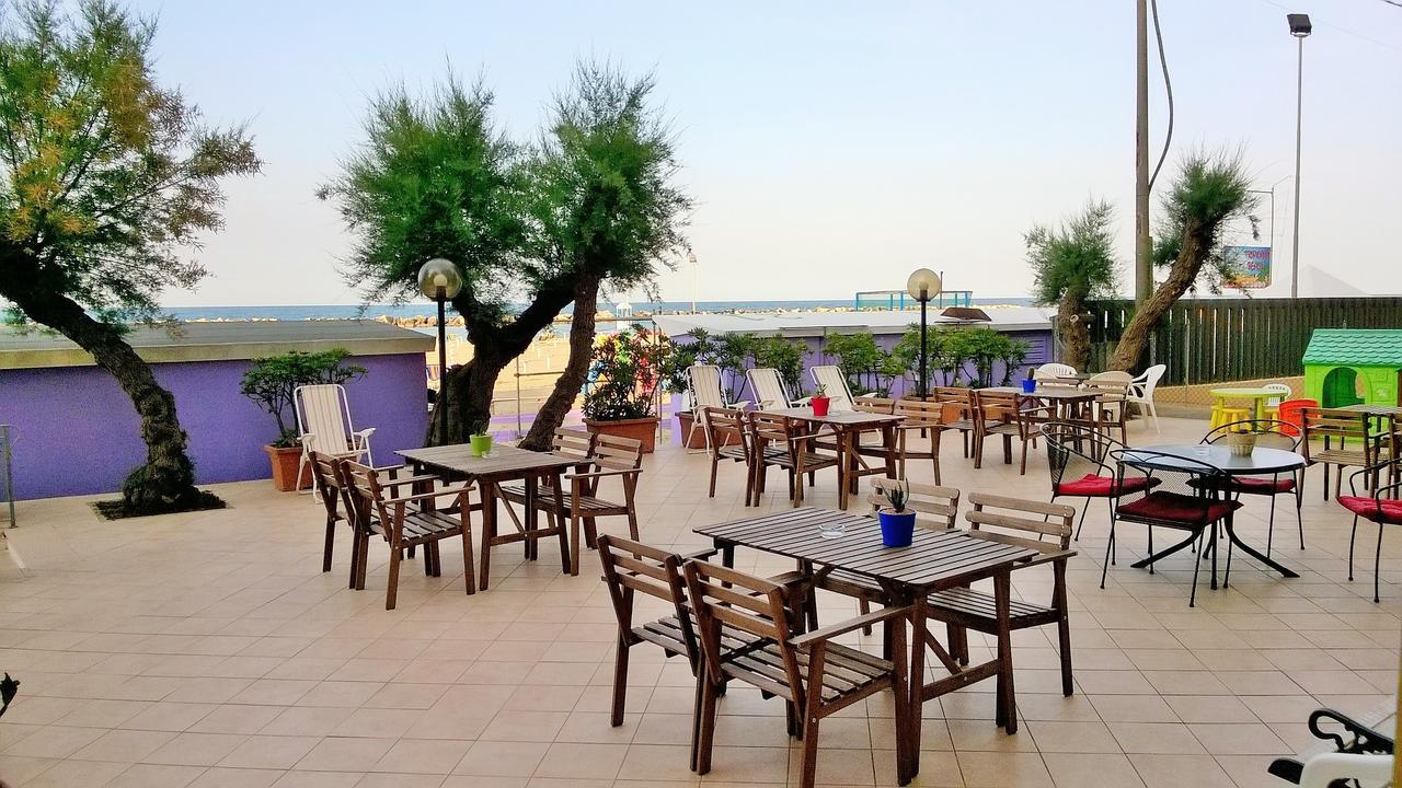 Hotel Gabbiano Sul Mare Nuova Gestione Белларія-Іджеа-Марина Екстер'єр фото