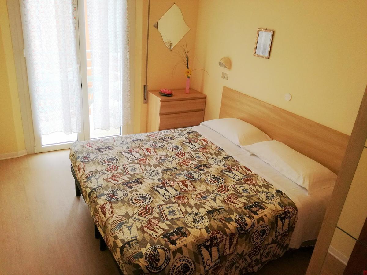 Hotel Gabbiano Sul Mare Nuova Gestione Белларія-Іджеа-Марина Екстер'єр фото