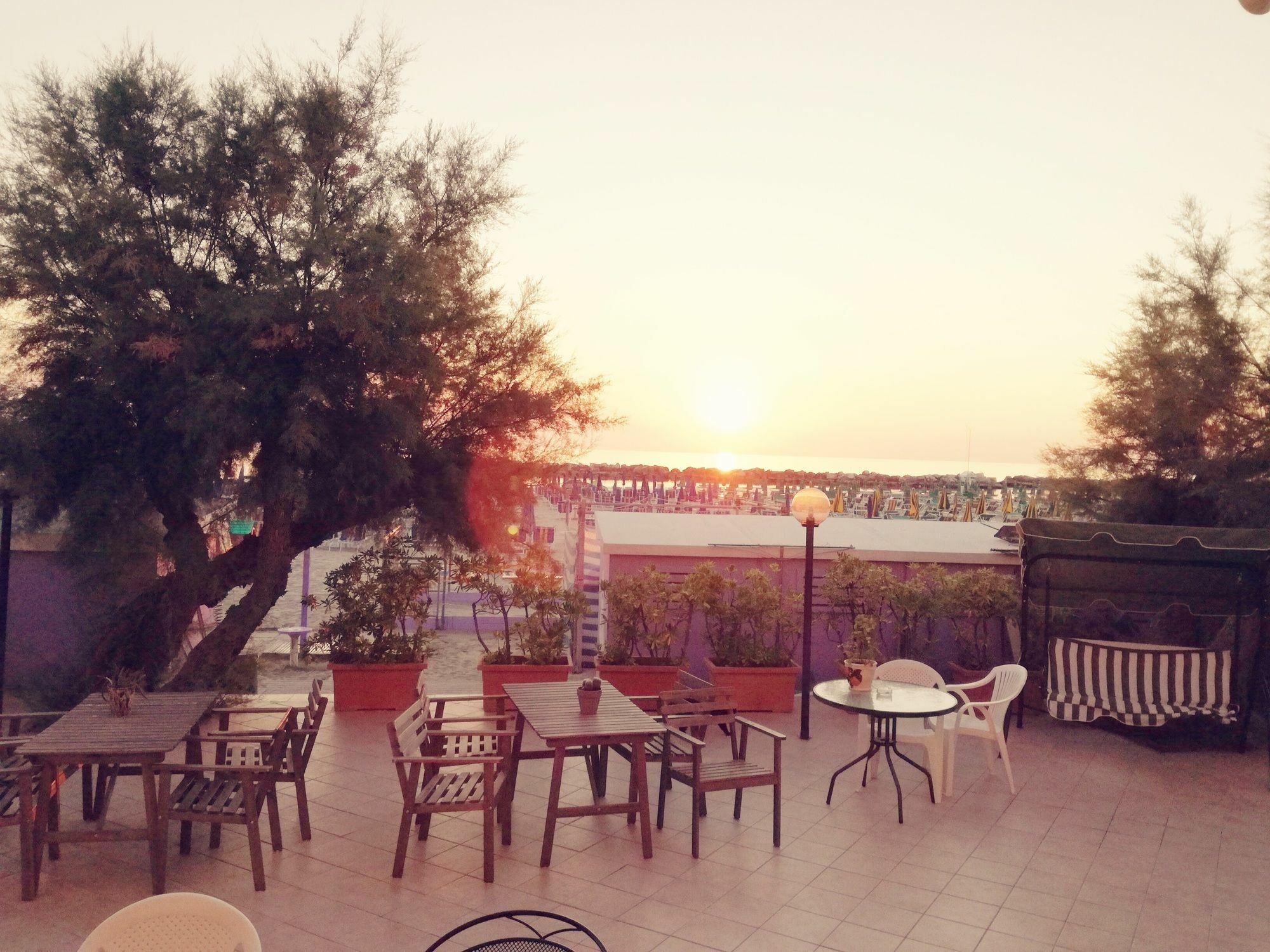 Hotel Gabbiano Sul Mare Nuova Gestione Белларія-Іджеа-Марина Екстер'єр фото